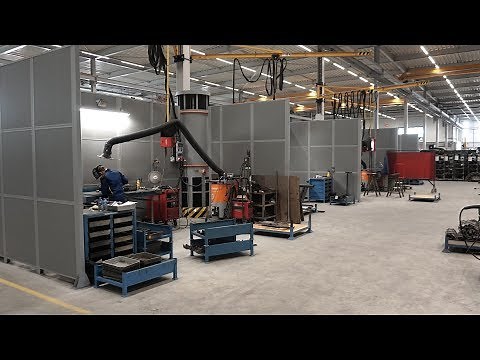 Hallenluftreinigung beim Schweißen mit CleanAirTower und MaxiFil von KEMPER