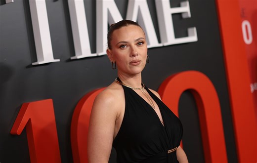 "HOW DARE THEY" — Saturday Night Live  fans get upset as production cuts off Scarlett's closing