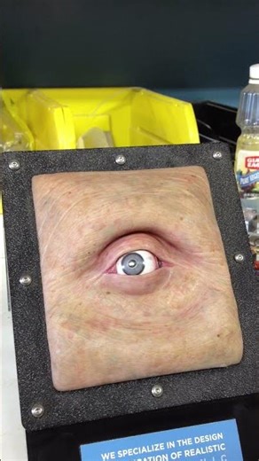 Animatronic Eye With Dilating Pupil