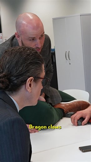 Experience the challenging levelling system and risk-it-all PVP in the biggest retro styled MMO around! | Old School Runescape