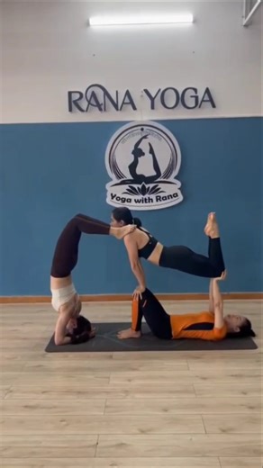 Acro yoga.,🕉️🧘‍♀️🧘 #yoga #acroyogapractice #yogayogaposes