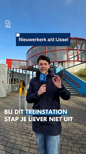 ‘Wat wil je dan? Een schommel?’ Uit onderzoek van ProRail en NS blijkt dat reizigers het station in Nieuwerkerk aan de IJssel gemiddeld een 5,2 geven. 🫣🚆 Hiermee staat dit station landelijk op de 392ste plek, de op één na laagste score van heel Nederland. 😳 Ben jij wel eens uitgestapt op dit station? #nieuwerkerkaandeijsel #station #trein #ns #rijnmond | Rijnmond