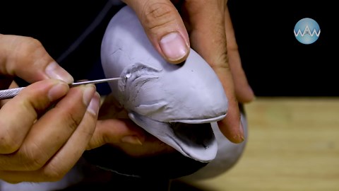 Creating a deep-sea diorama: Resin art with anglerfish & submarine