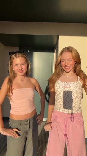 The floating phone 😭 @its.stella.rae | Zoe Mordas