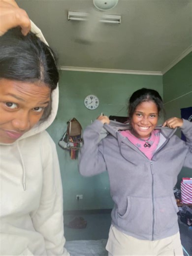 Bringing back old trendsss🤪#melanisian_vibes🇫🇯🇵🇬🇸🇧🇻🇺🇳🇨 #fyppppppppppppppppppppppp #fijitiktok🇫🇯 #pngtiktok🇵🇬 @L🥷🏾