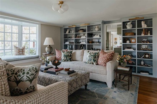 This Is the (Unexpected!) Living Room Layout Designers Can’t Get Enough of for 2025