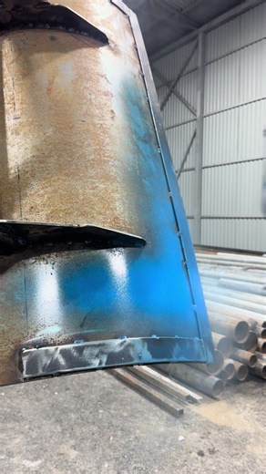 Жұмысыңызды жеңілдететін жаңа құрал! 💪 Берік темір ✔ Ыңғайлы тұтқа ✔ Жеңіл әрі практикалы ✔ Құм, қиыршық тас және бетон қоспасын тез әрі тегіс жайыңыз! Аулаға, жолға, алаңға – таптырмас көмекші 🔧 📩 Тапсырыс үшін Direct-ке жазыңыз! #құрал #құрылыс #жұмысқұралы #арба #құрылысқұралдары