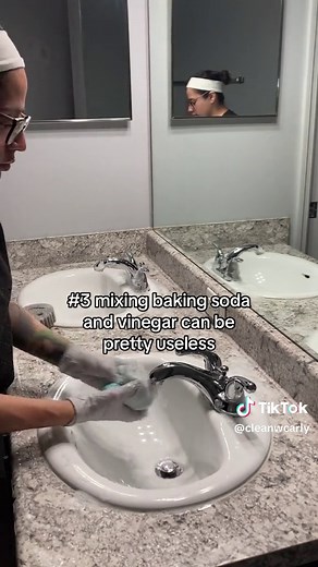 Cleaning Safety Tips: Avoid Mixing Cleaning Products!