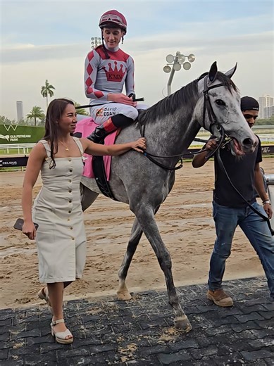 The gray Spicy Princess hits the wire first in the finale for trainer Patrick Biancone, two victories today for jockey David Egan! #GulfstreamPark #ChampionshipMeet