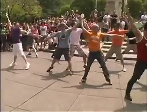 44K views · 740 reactions | Happy #MothersDay - Mamma Mia Flash Mob | Netzfrauen | Facebook