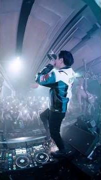 This is what happens when you drop BU DE BU AI 不得不爱 in the club ❤️‍🔥💛 #不得不爱 #djinquisitive #rave
