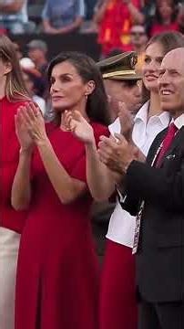Felipe,Letizia y sus hijas celebran el triunfo de España sobre Argentina. FELICIDADES Madre patria