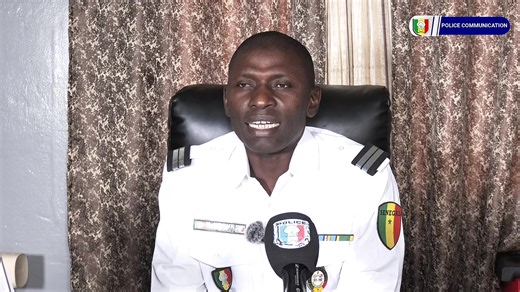 VW | Faram facce mbirum vitres teintées ak Lieutenant bu polis Mamadou Ndour. Gannaaw laaj yu bari yi ñu jot ci sunu platafoorm yi ci mbirum vitres teintées, Lieutenant bu polis bi di Mamadou Ndour joxe na çi ay leeral. #DSP #Talibi #Aar #PoliceSN #kebetu