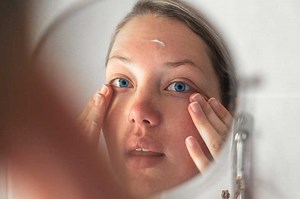 How to Soothe Irritated Skin on Face? 12 Tips