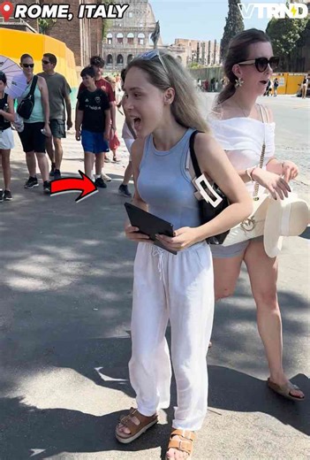 My Girlfriend's iPad Gets Painted in Rome