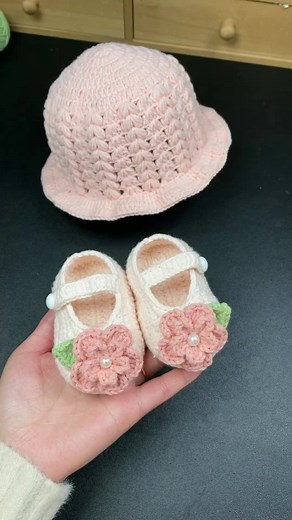 crochet baby shoes#crochetcrafts #handmadegifts #crochetfreepattern