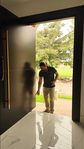 Puerta Pivotantecomo funciona una puerta pivotantes #puertasmodernas #puertapivotante