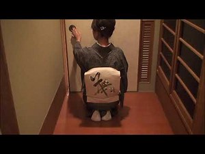 Beautiful behavior: opening and closing sliding doors