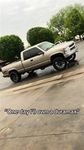 I’m out of new videos cause it’s just been raining 😐#duramax #lb7 #gmc #gmt800 @Carly | Designer