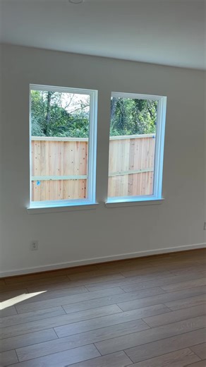 Matt Ward on Instagram: "New build windows need to be replaced. #doublepanewindows #newconstructionhome #homeinspector #homebuyer #houstonrealtor"