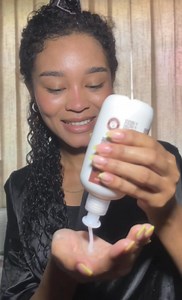 La rutina con Activeé Coconut Oil siempre está ahí para rescatar tu cabello, después de un día de playa 🌊🥥 ¿Ya la probaste? ✨ #ChasingWaves #ActivateTheEnergy #HairOnTheMove #BeachWaves | Activeé Professional