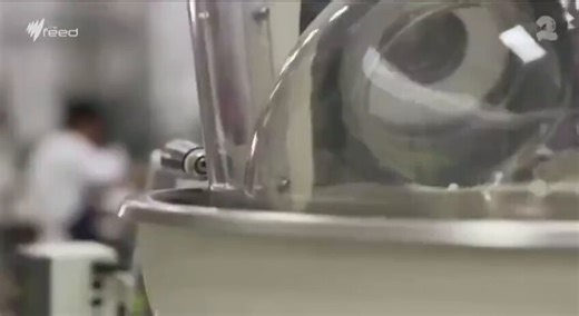 LA NANOTECHNOLOGIE DANS L'ALIMENTATION : VOUS Y CROYEZ ?❓ Le dioxyde de titane Ti02 est la nanotechnologie la plus courante utilisée dans les aliments. Il blanchit le sucre en poudre, la noix de coco, le yogourt, etc. Nanotechnologie ; Nanoparticules.