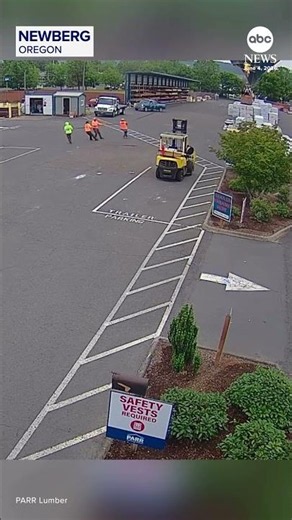 Oregon lumber yard workers help guide hot air balloon to safe landing