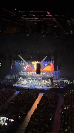 🐰 on Instagram: "The Oscar-winning The Lion King soundtrack performed by Lebo M. and his daughter Refi Sings 🔥🔥🔥 Amazing 💔"