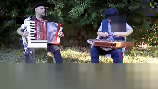 Nuestra musica Polka alemana del Volga / Volga German polka / Wolgadeutsche polka. "Drei ritzerote Aeppelche' " o "Marikhie" también conocida como "La Paisana". Polka alemana del Volga en Argentina. Canal de YouTube de German Sack https://www.youtube.com/watch?v=_yrZtUvdnwg | Alemanes del Volga Comunidad en Argentina