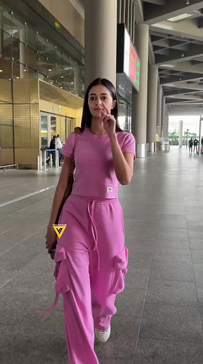 Ananaya pandey looking beautiful 💃🤩 | Viral Bhayani Videos