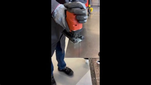 Sawing Sheet Metal Made Easy with the FEIN Jigsaw F-IRON Cut 26 AS. | Sébastien Coutu