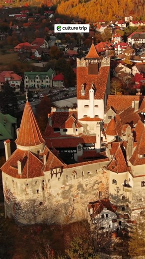 🕯️🏰 Explore Bran Castle, the legendary home of Dracula, wrapped in autumn mist and mystery. From eerie corridors to haunting legends, Romania’s most famous fortress is ready to give you chills in the best way. Click the link in the comments to discover more must-see attractions across Romania! 👻🇷🇴 | Culture Trip