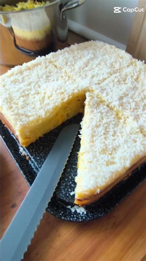 Saftiger Orangenkuchen mit Vanillecreme 🍊Ohne Zucker – mit Honig & Süßstoff