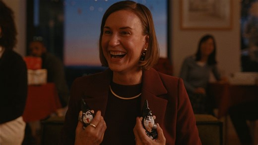 Facebook z kampanią "Secret Santa". Reklamuje zakupy