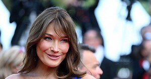 Carla Bruni : son cliché nostalgique aux côtés d'autres célèbres mannequins