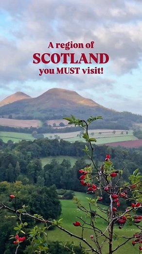 The Scottish Borders is a captivating region in Scotland, known for its picturesque rolling hills, rich history, and an array of enchanting abbeys, stately homes and castles set amongst its breathtaking landscape! 😍💙 Featured locations: ⛪ Jedburgh Abbey ⛰️ Leaderfoot Viaduct 🧇 Out-There Artisan 🍦 The Scoopery 👑 Mary Queen of Scots' Visitor Centre 🖋️ Abbotsford: The Home of Sir Walter Scott 🏞️ Scott's View 📚 The Mainstreet Trading Co. 🏰 Floors Castle | VisitScotland