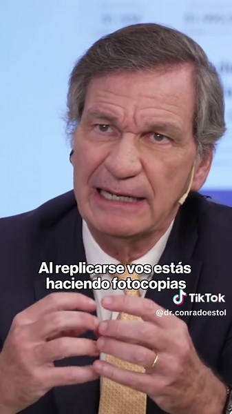 Cada día, nuestro organismo renueva una enorme cantidad de células. Y cada vez que una célula se divide existe la posibilidad de que aparezca un error en la copia del ADN: una mutación. La mayoría son corregidas o no tienen consecuencias, pero algunas pueden contribuir al desarrollo de enfermedades como el cáncer. Nuestro cuerpo tiene sistemas extraordinarios para detectar y reparar estos errores, pero no son perfectos. Con el paso del tiempo, el daño celular y las mutaciones se acumulan y forma