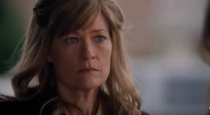 Who is Jackie Mills on Chicago Med cast? Dana Wheeler-Nicholson guest stars as Oliver Platt love interest