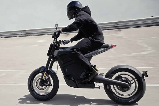 DAB Motors lance la DAB 1α, une moto électrique de seulement 125 kg, sans engrenage
