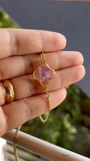 Resin bracelet | Resin floral Bracelet ✨🌸 #resinart #youtubeshorts #shorts