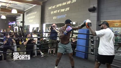Le'Veon Bell, Adrian Peterson Show Off Hands At Boxing Workout In L.A.