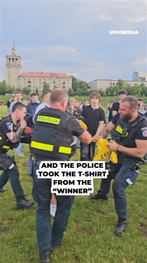 The American streamer caused chaos by giving away a t-shirt, and police controlled the frenzied fans. | Positive