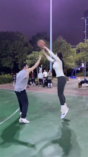 Can you defend against such a long-range three-pointer? #StreetballElbow
