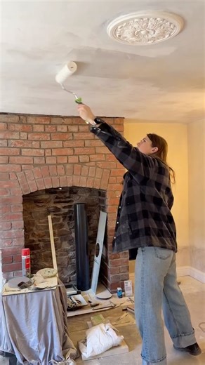 Ami - This Bristol Mum on Instagram: "Whatttt a productive day… 2 coats done on 3 ceilings, coving painted, bedroom mist coated 💪🏼 • A day off work was very much needed for both of us to tick some big things off the list and now we’re determined that by the end of the weekend, both boys bedrooms will be fully painted 🤞🏼 • I cannotttt wait to show you the colours we finally decided on 👀 • ❓Question for you if anyone reads the full caption… we’re on to flooring/carpets next. Do we need to ply