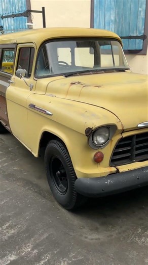 Museum angkut. 1956 Chevy Apache “woody”. Batu, Java, Indonesia