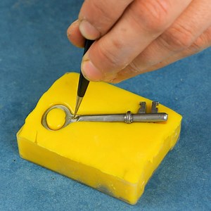 3.4M views · 4.2K reactions | Awesome DIY Duplicated Key | DeMilked | Facebook