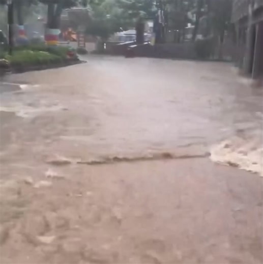 Flooding caused issues at Dollywood. One person was injured and dozens of roads have been shutdown. One near the park’s entrance collapsed. Credit: Bailey Elkins Berry | Meteorologist Jim Caldwell