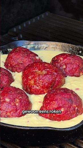 Gerookte gehaktballen in kaassaus