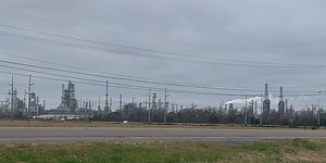 6 contractors injured in Marathon refinery explosion, company says