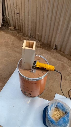 Making your own feeds at home as a small scale farmer has never been this easy Thanks to our simple grain grinder 😁 | FarmX